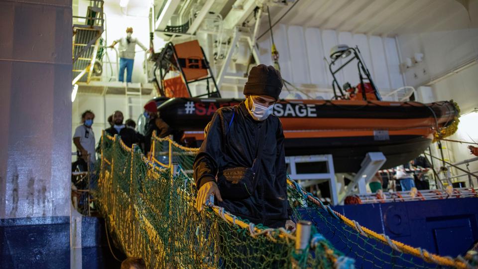 Barku ku migrante desviá di Italia pa Fransia