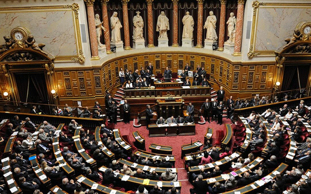 Konsternashon den parlamentu Franses pa komentario diskriminatorio