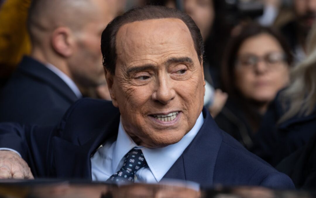 Èks PM di Italia Silvio Berlusconi hibá hospital ku problema na kurason
