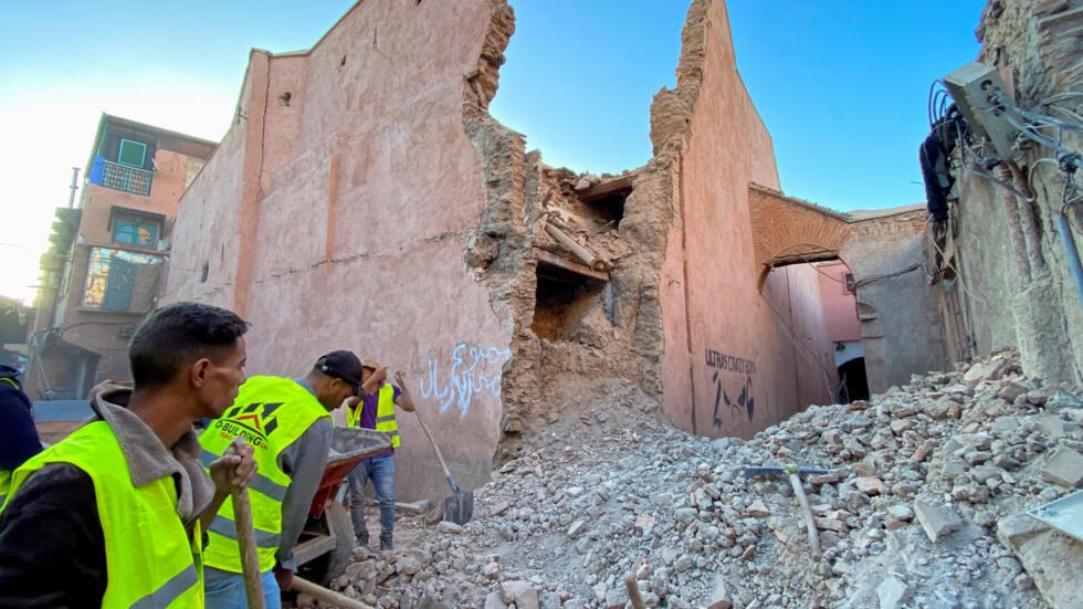 Yudansa yegando Maroko siguiendo temblor fuerte