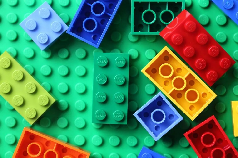 Ofèrta haltu di LEGO riba websitenan di findishi