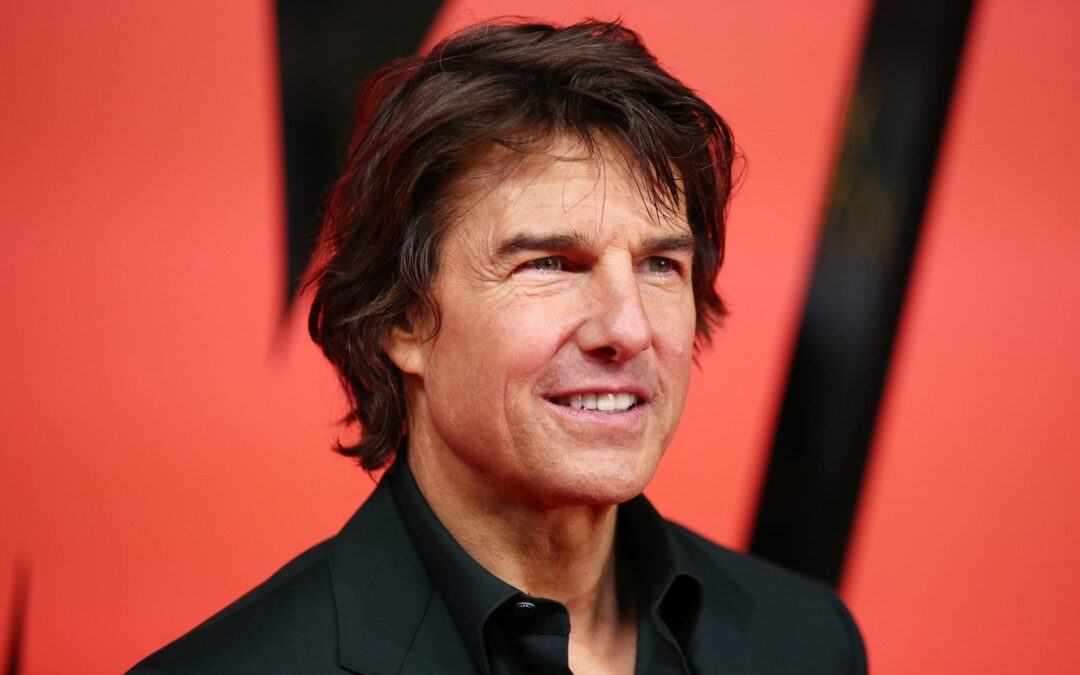 Tom Cruise ta trahando riba un di tres Top Gun